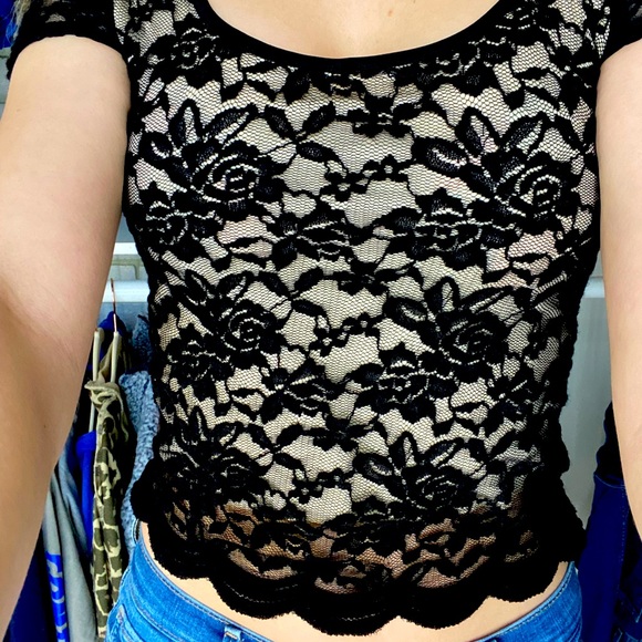 Lace crop top - Picture 1 of 2